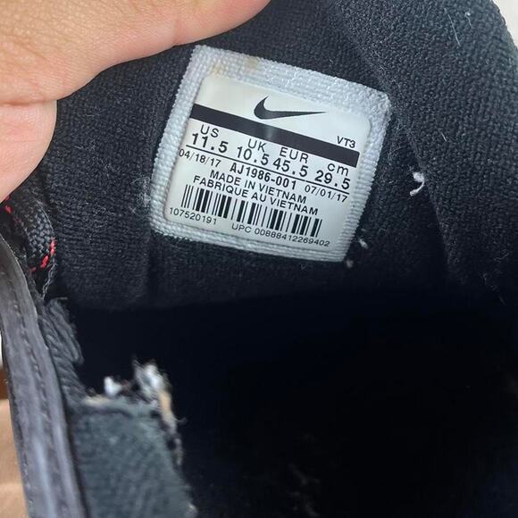 Athletic_Shoes